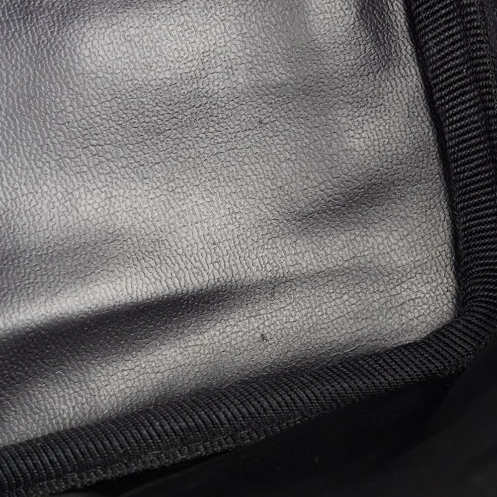 CHANEL Black Lambskin Leather Pouch - Picture 15 of 16
